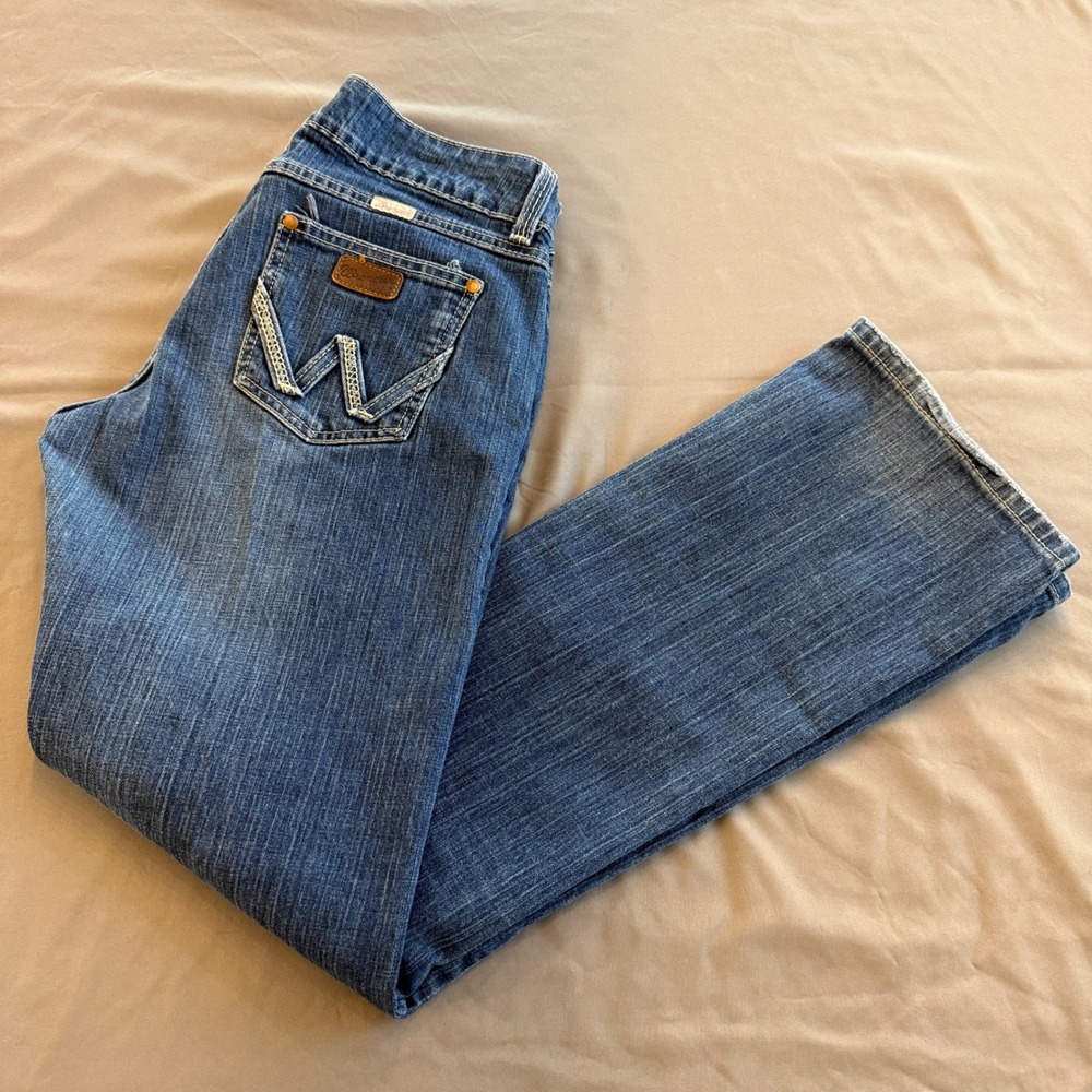 Wrangler Premium Patch Womens 7/8x32 Medium Wash Low Rise Bootcut‎ Jeans 09MWZRA